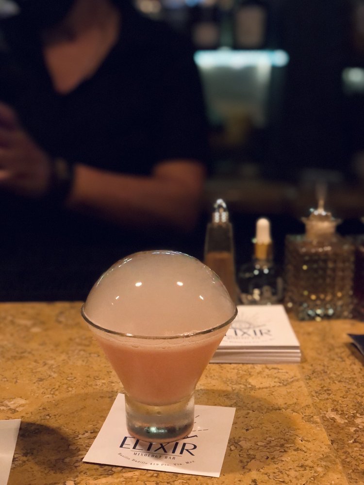 cocktail-bars-in-puerto-vallarta 